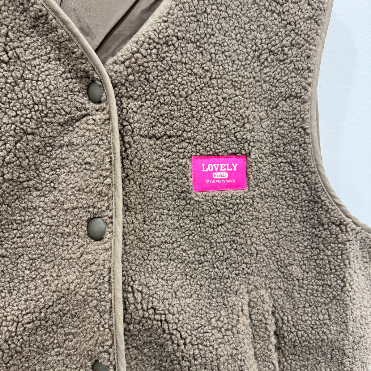 Teddy-Weste mit Label